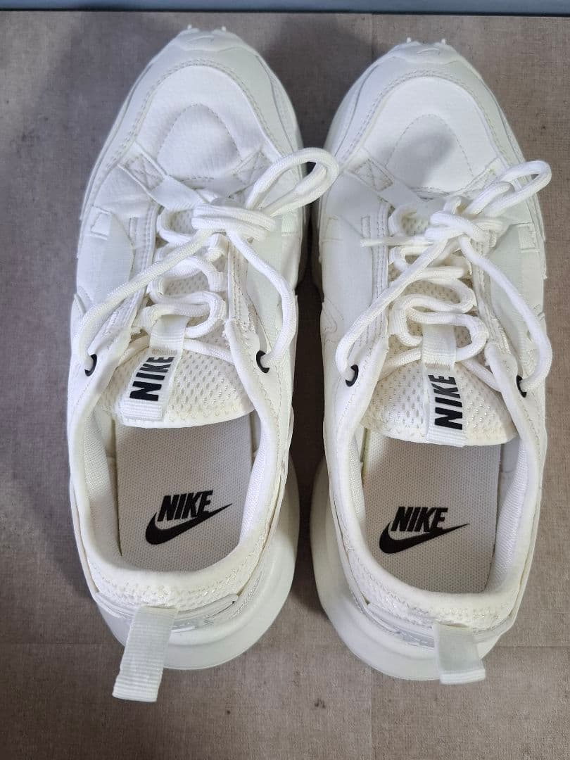 【一度着用】NIKE TC7900 23.5cm DD9682-100 ホワイト