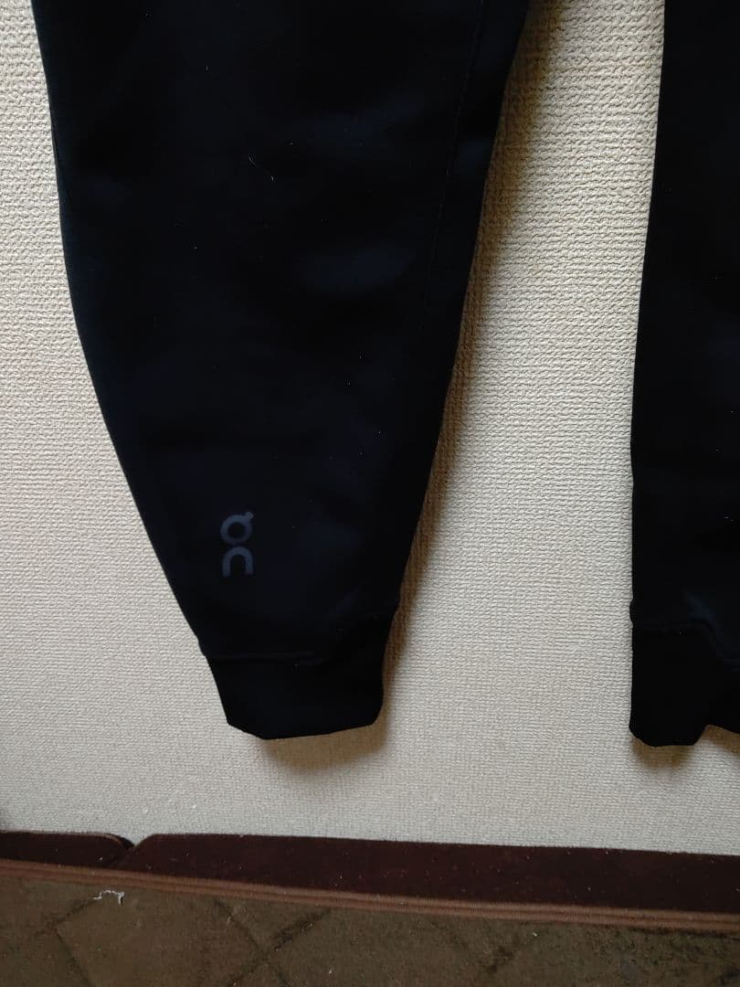 Onスウェットパンツブラック ドローストリング付きメンズМ