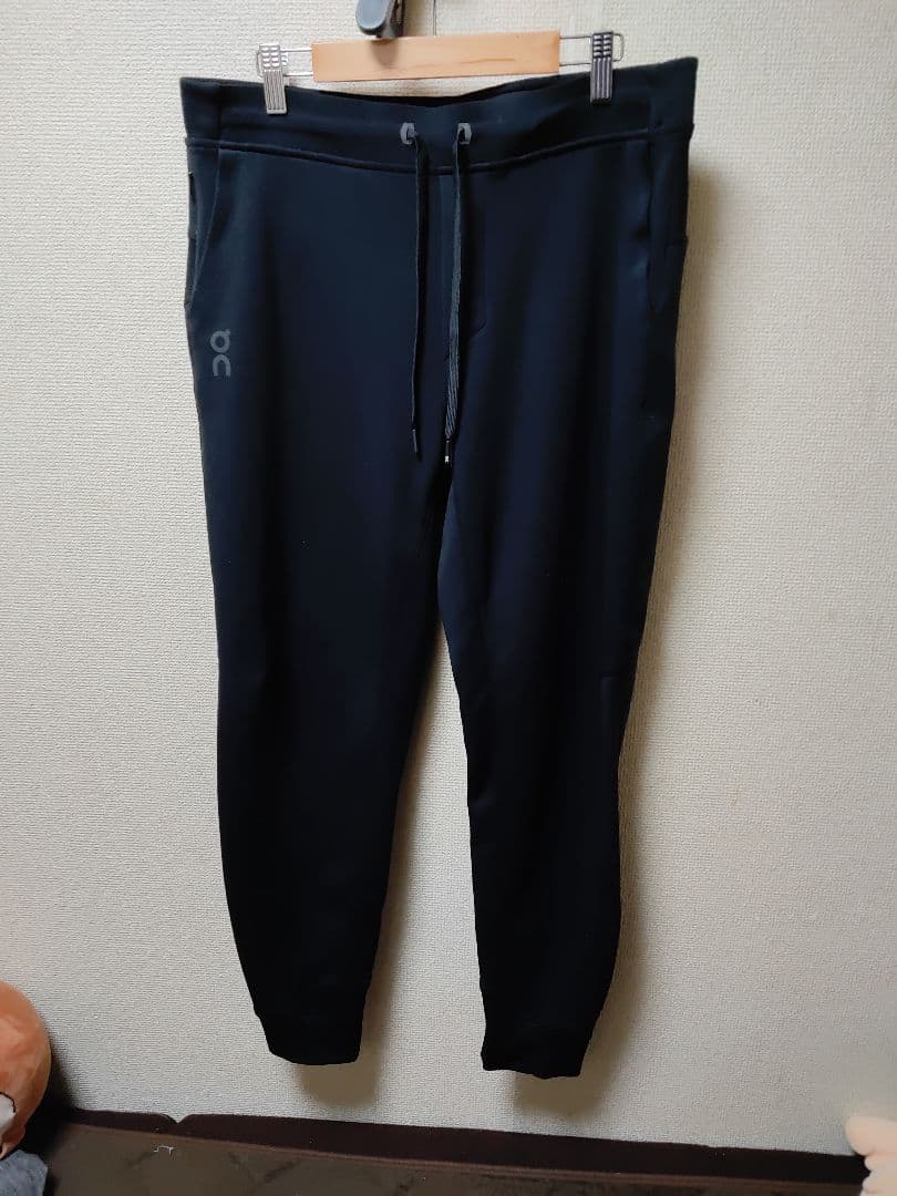 Onスウェットパンツブラック ドローストリング付きメンズМ