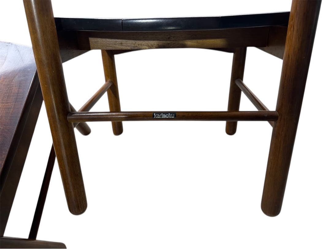 オールドカリモク　コロニアル　ダイニングチェア　2脚セット　椅子　馬車の彫刻入り