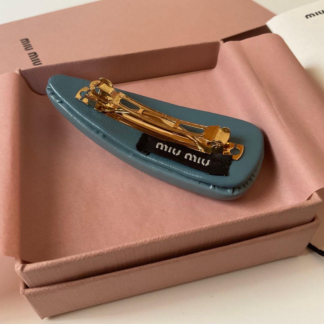miumiu ヘアピン　バレッタ　水色