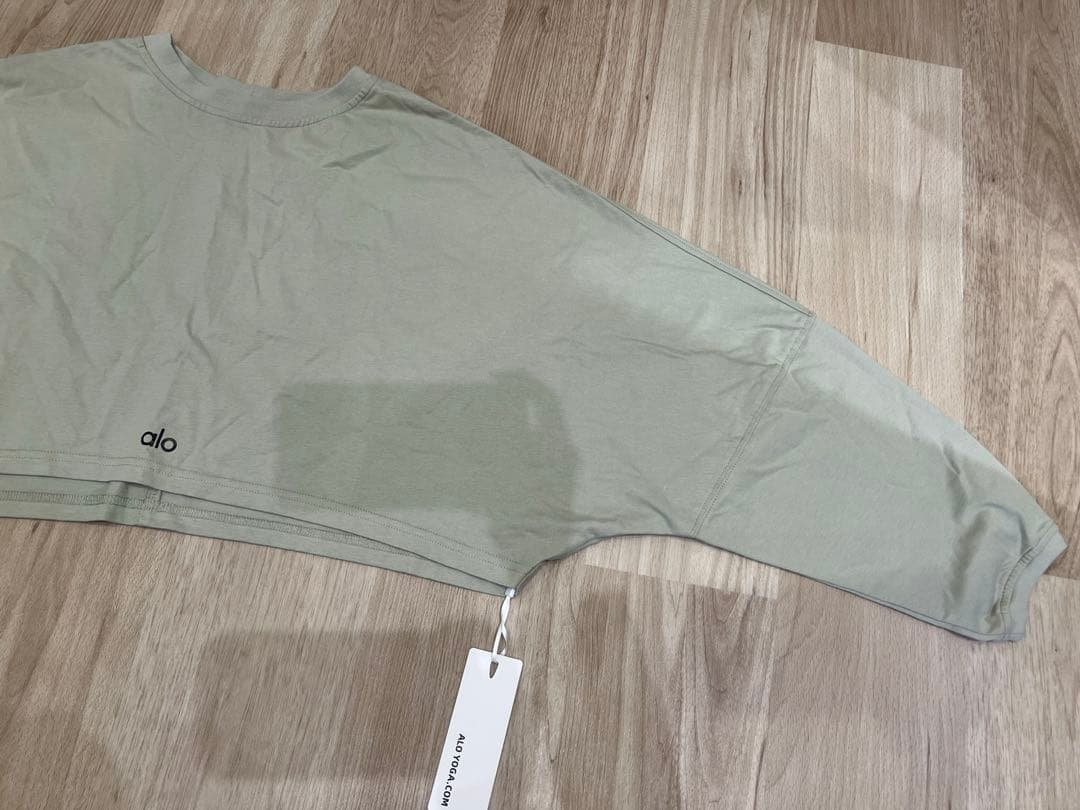 alo くすみグリーン 長袖 Tシャツ 新品タグ付き