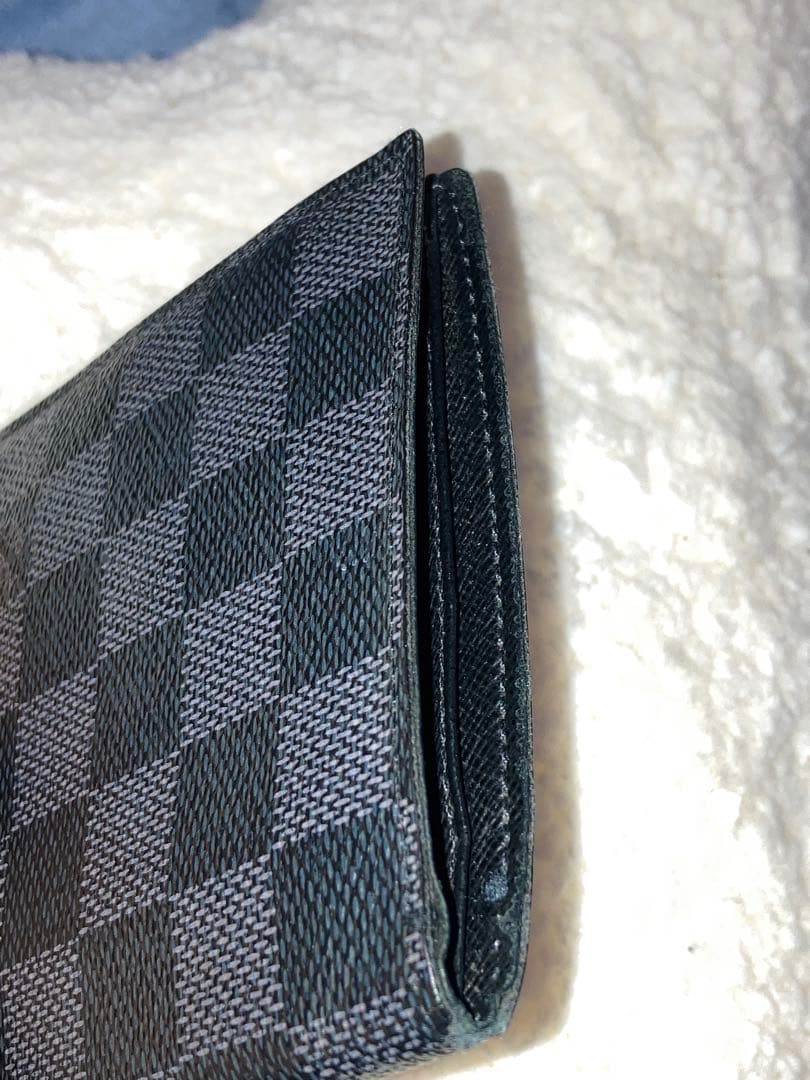 ルイヴィトン　ブラック チェック柄 二つ折り財布