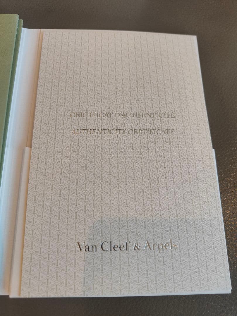 美品　ヴァンクリ　スウィートアルハンブラ ダイヤ　ペンダント