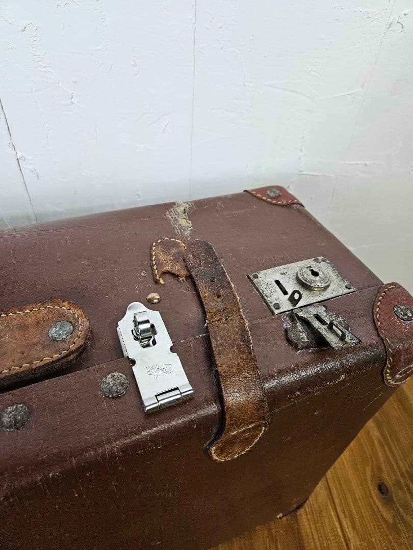 アンティーク 大きな古いトランク ヴァルカンファイバー 旅行鞄 店舗什器