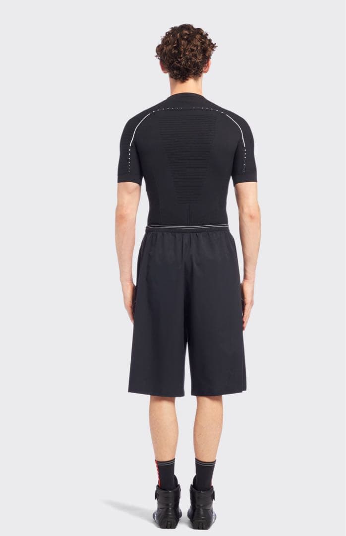 プラダ　ライトストレッチ テクニカルファブリック バミューダショーツ