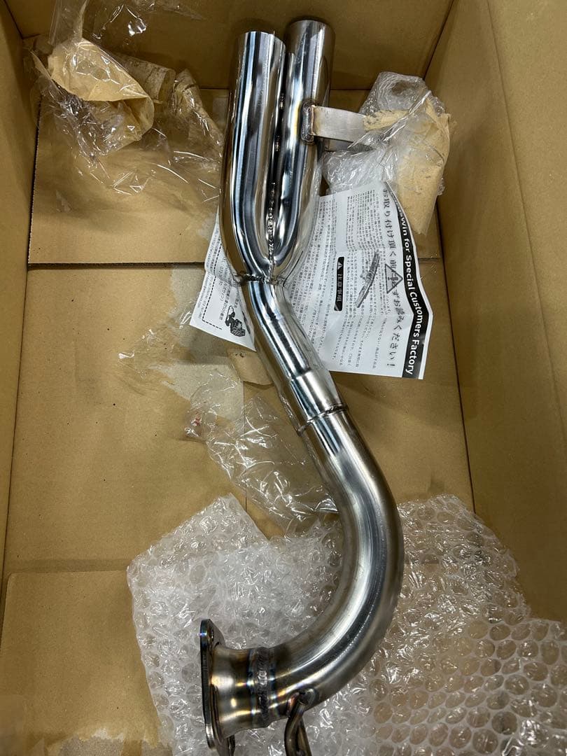 ハイエース　マフラー