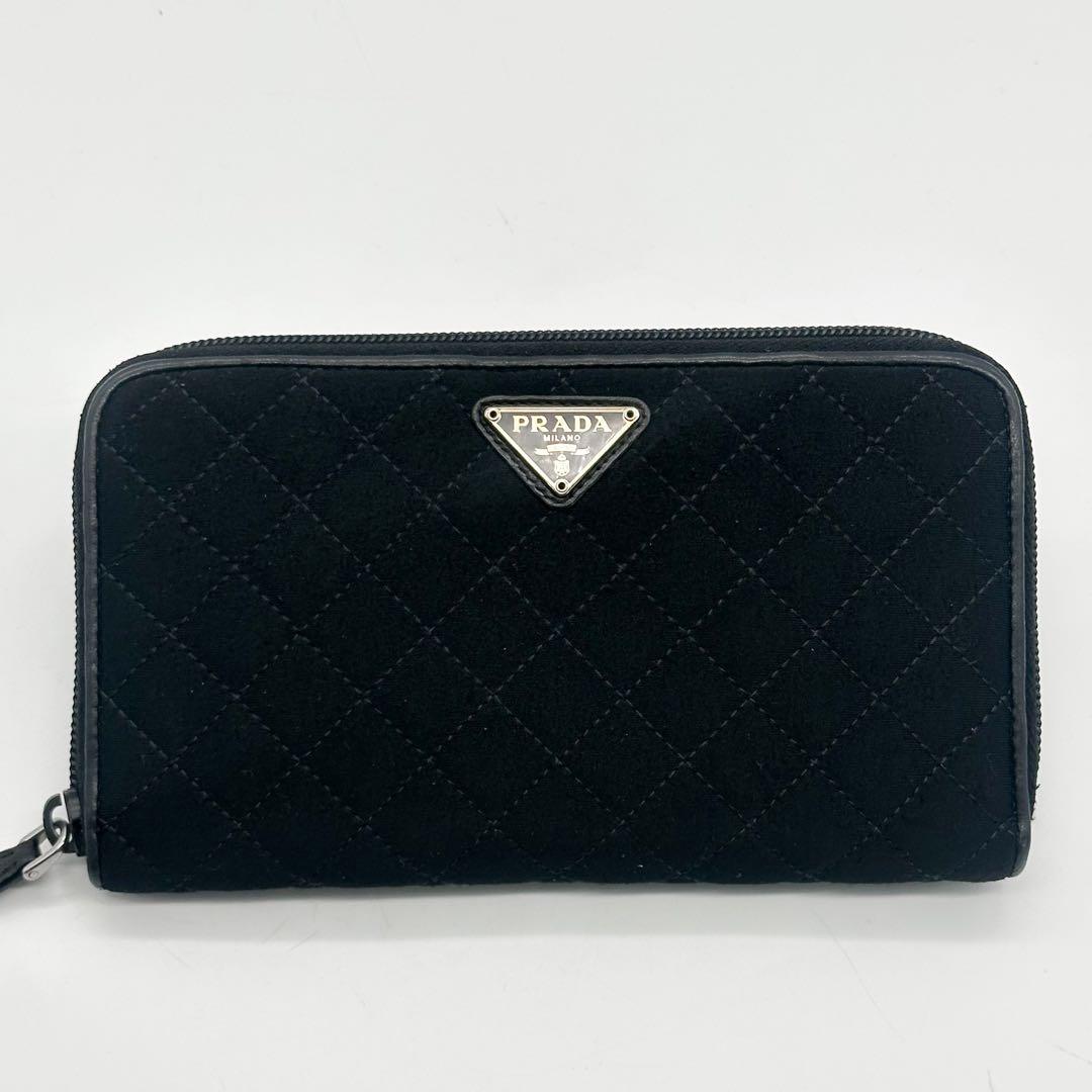 プラダ キンティング ラウンドファスナー 長財布 三角ロゴ