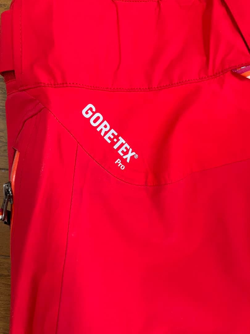 Peak performance GORE-TEX Proレッド スキーパンツ