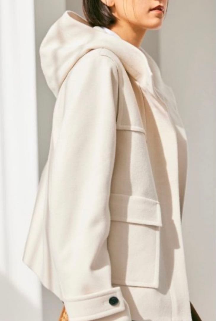 120/352 新品ベイジ ショートコートマフラー