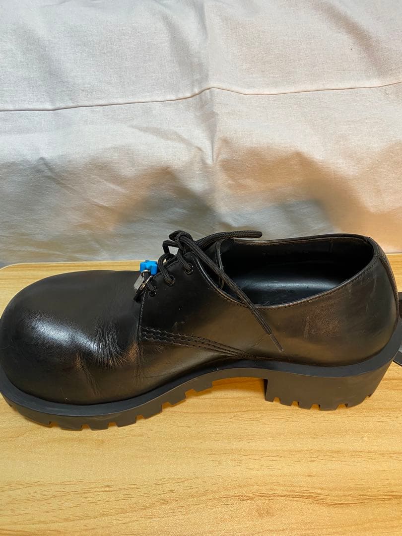 BALENCIAGA HUMMER DERBIE 786136チャーム付き