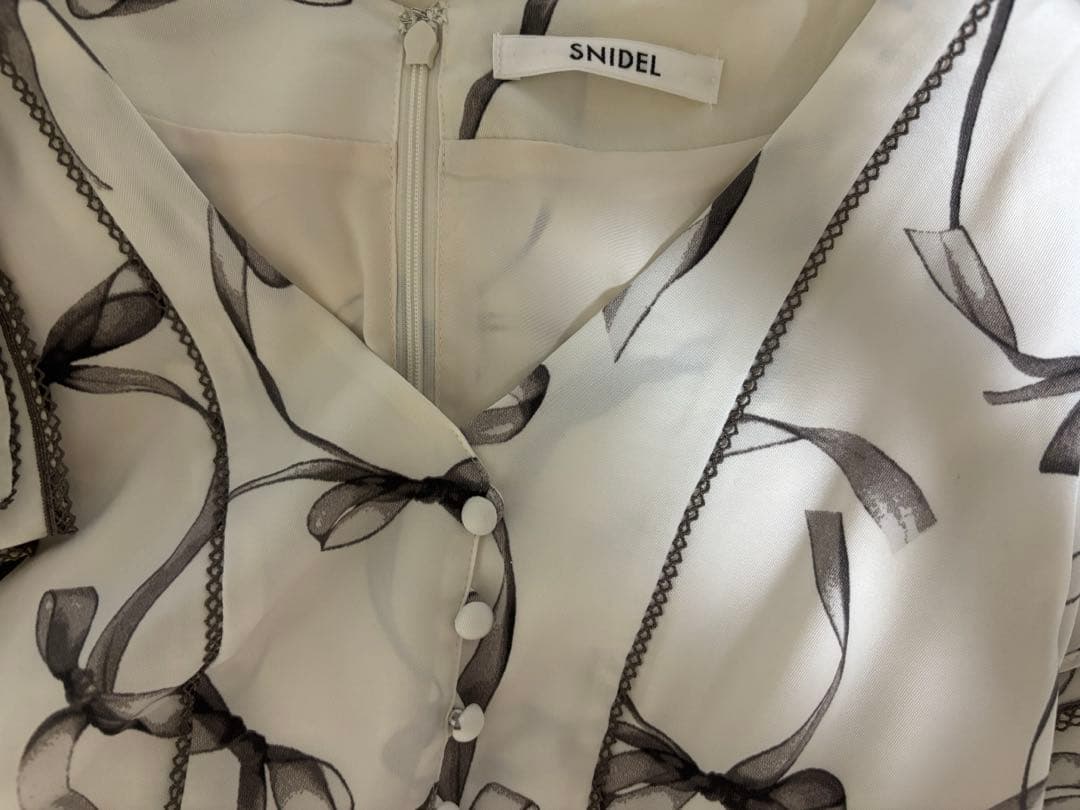 snidel Sustainableリボンプリントワンピース