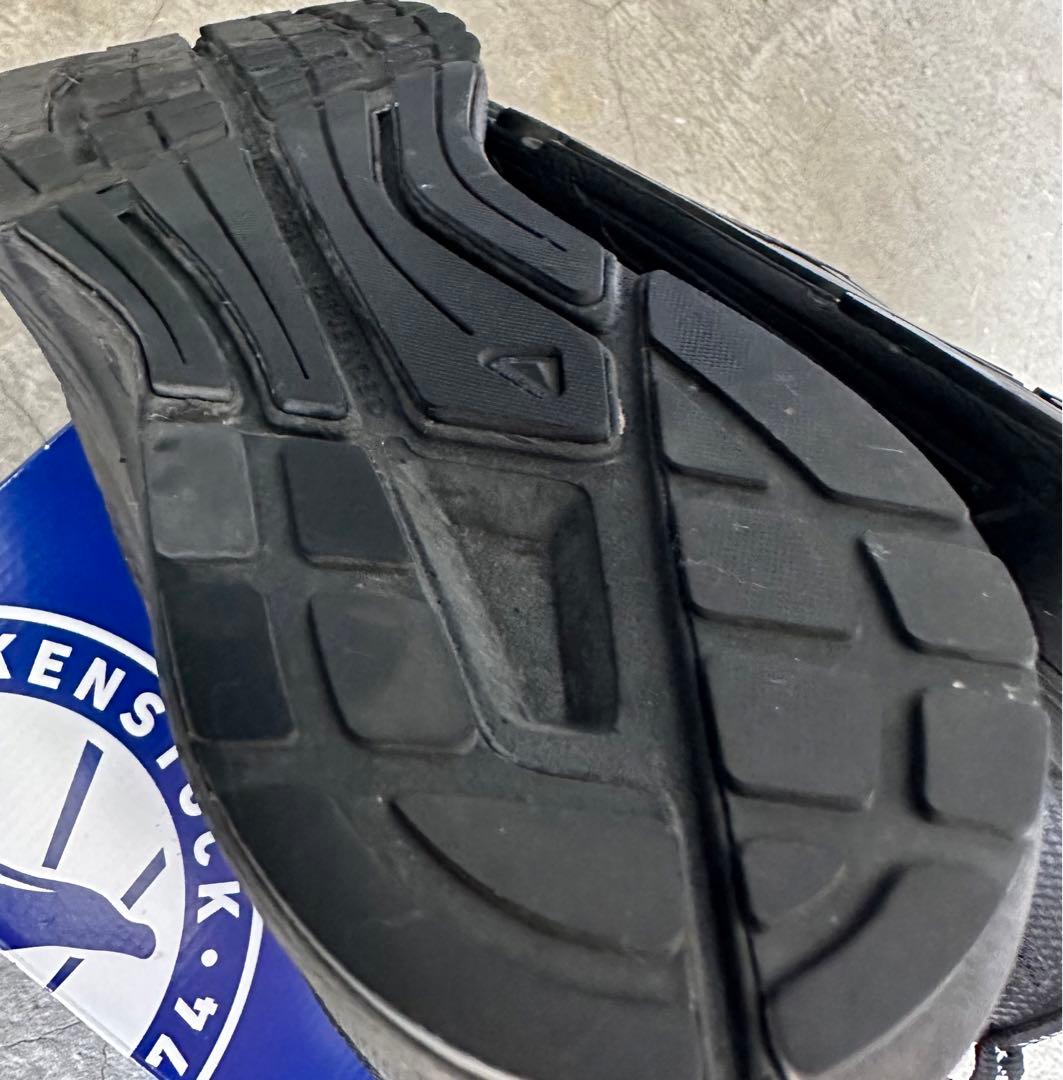 satisfy running salomon サティスファイ　27cm