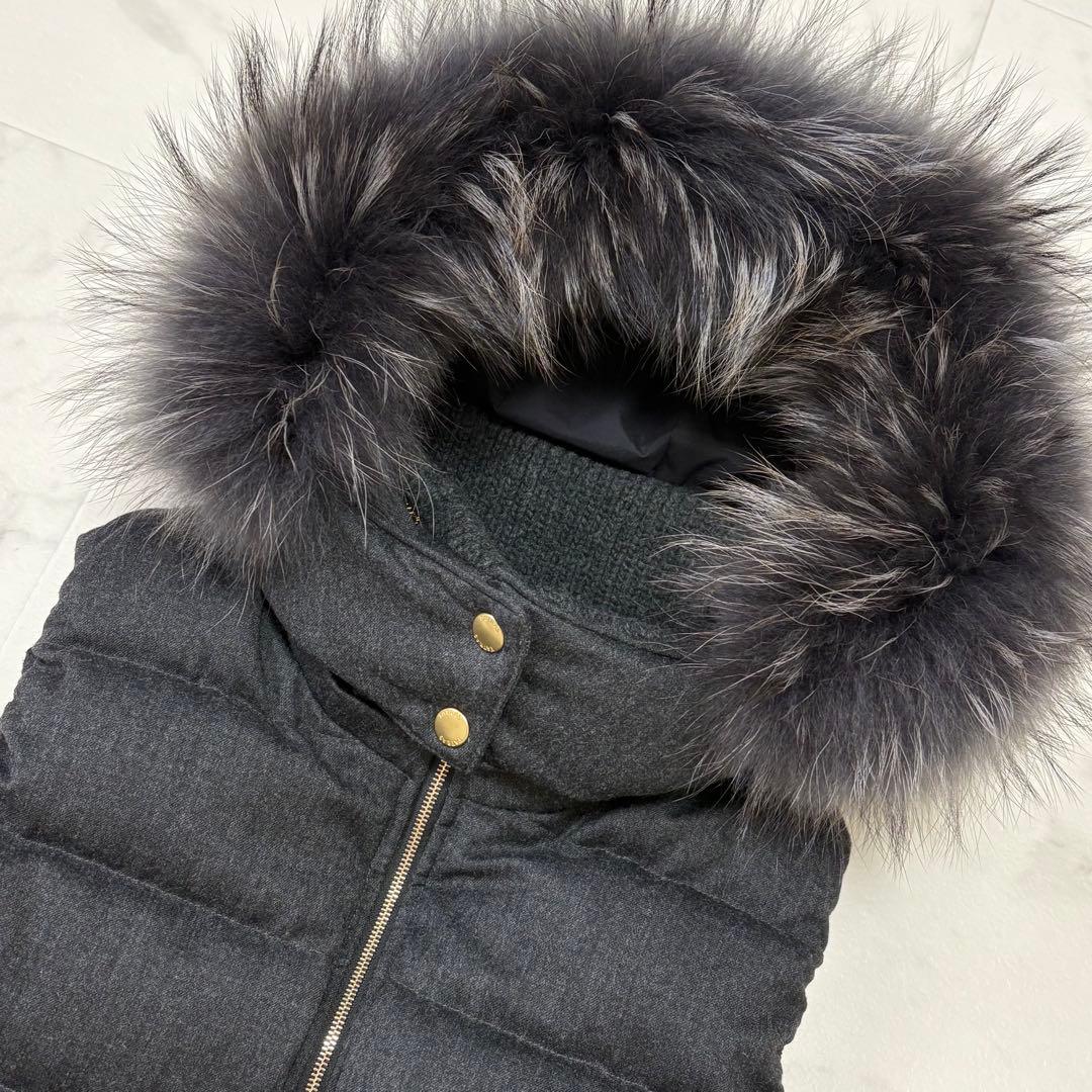 【極美品】タトラス TATRAS ダウンベスト ルセラ チャコールグレー 01