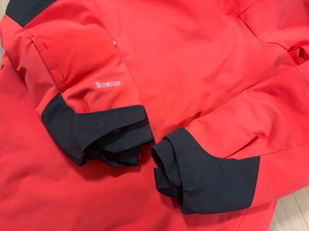 ★送料無料・美品★お洒落　デサント　スキーウエア SAJ デモ　技術選