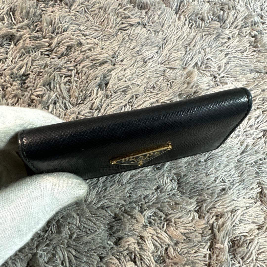 PRADA プラダ サフィアーノ 三角プレート キーケース 5連 ブラック