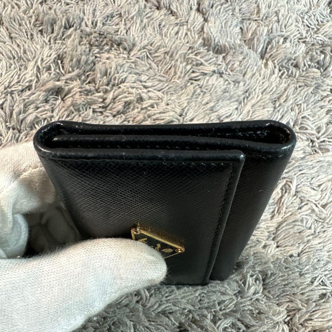 PRADA プラダ サフィアーノ 三角プレート キーケース 5連 ブラック