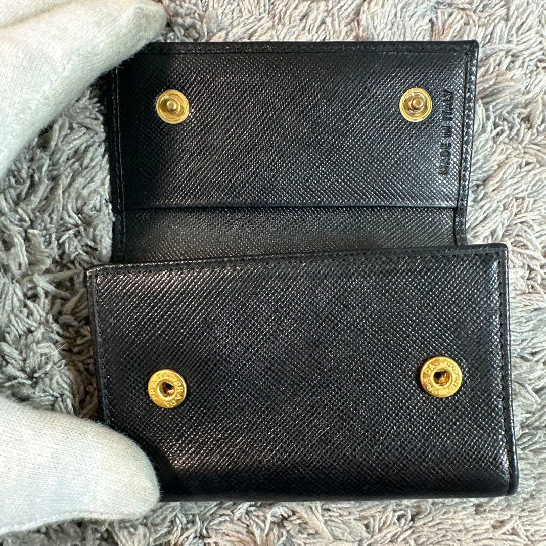 PRADA プラダ サフィアーノ 三角プレート キーケース 5連 ブラック