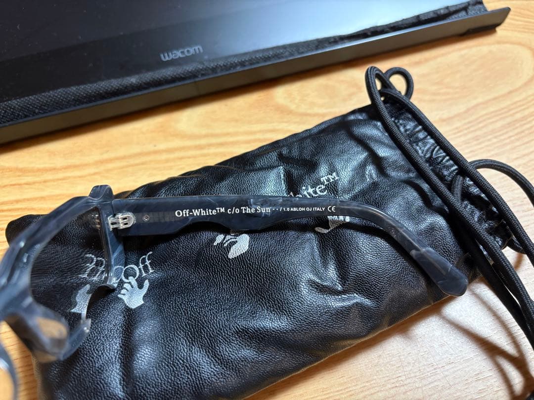 小物 Off-White Cady Sunglasses