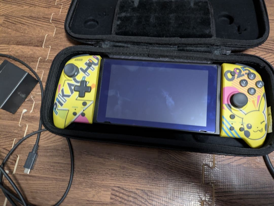 Nintendo Switch ピカブイ中古本体セット　ジョイコン無し