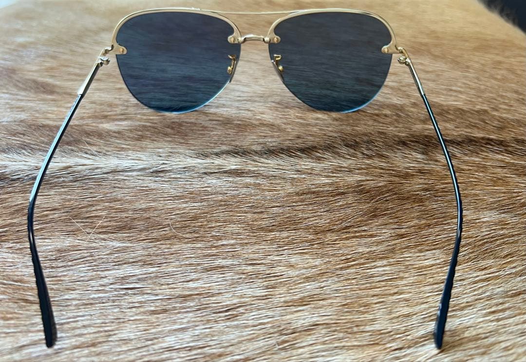 Bottega Veneta ブルーサングラス