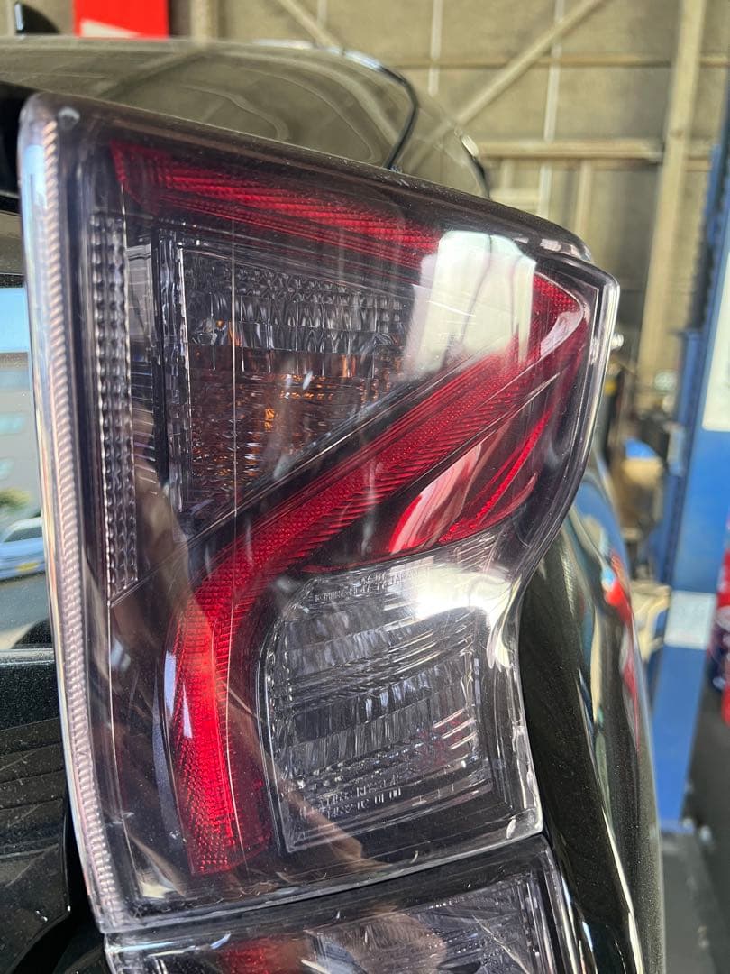 50プリウス 純正テールランプ