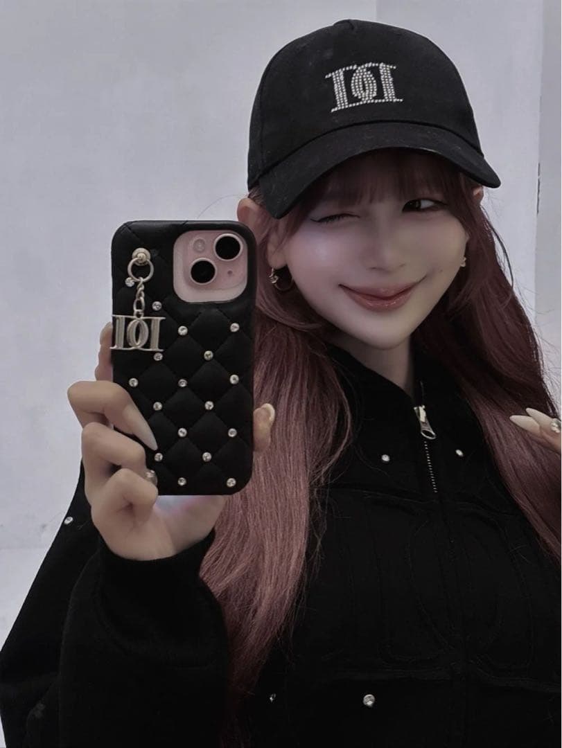 キルティングビジューDDチャームiPhoneケース ブラック iPhone16