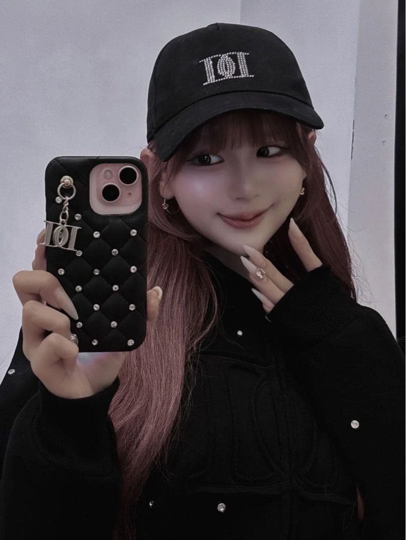 キルティングビジューDDチャームiPhoneケース ブラック iPhone16