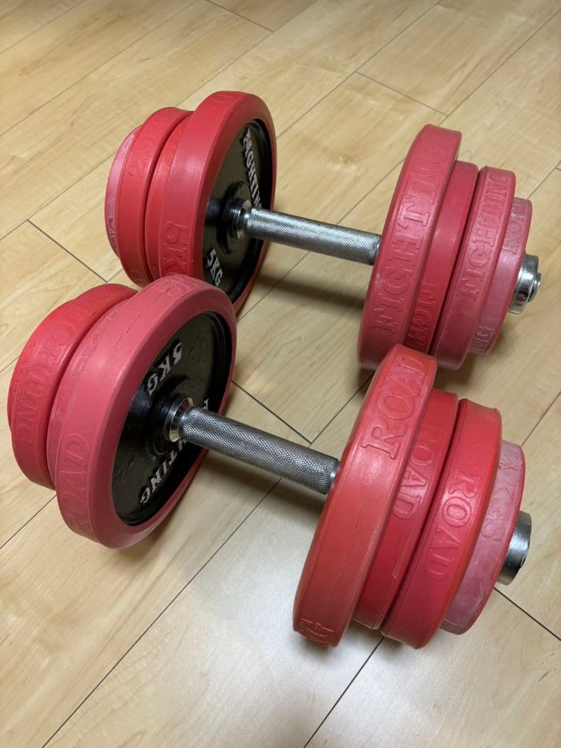 トレーニング用品（ベンチ、ダンベル）