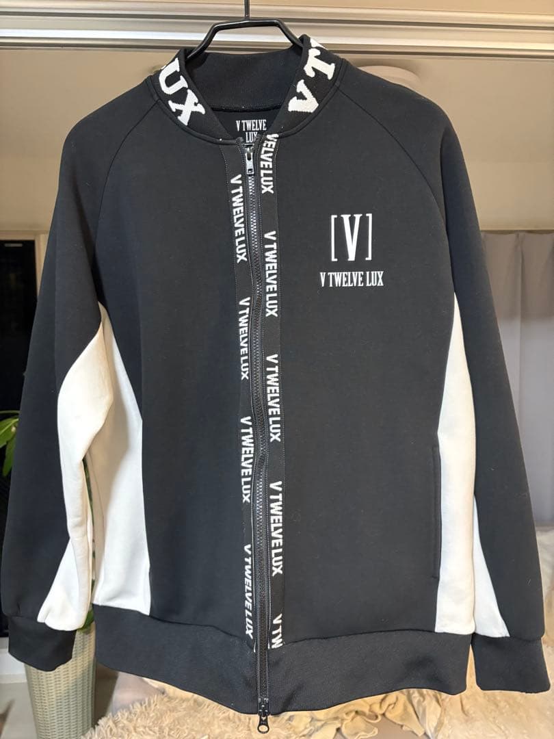 V TWELVE LUX ジャケットとパンツセット
