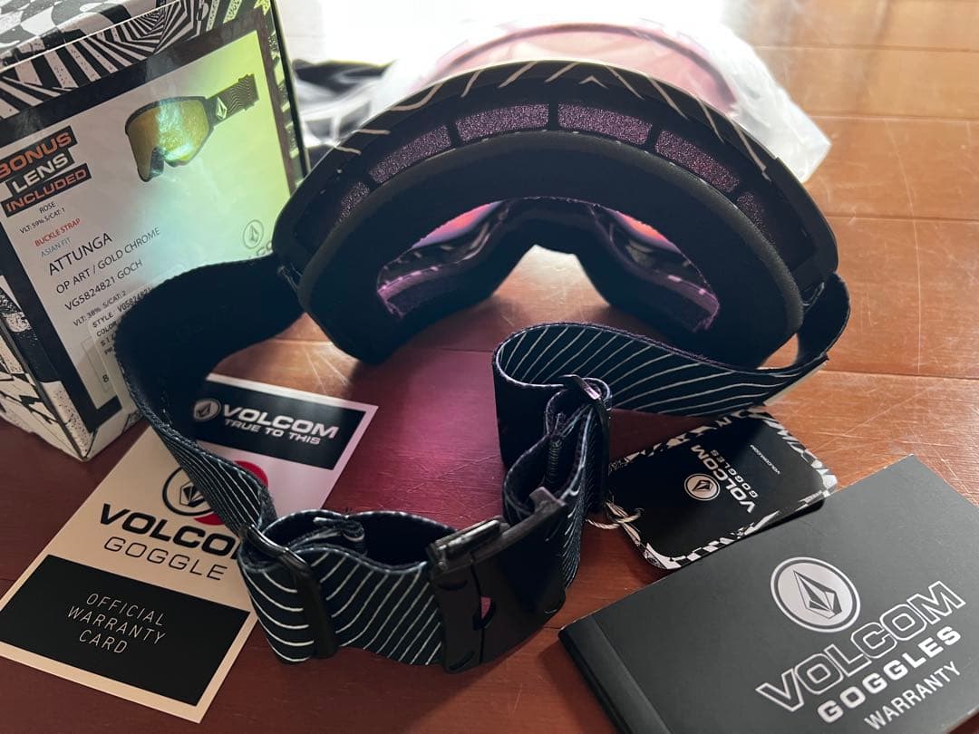 volcomボルコム　2024/25 ATTUNGA ゴールドクローム 未使用