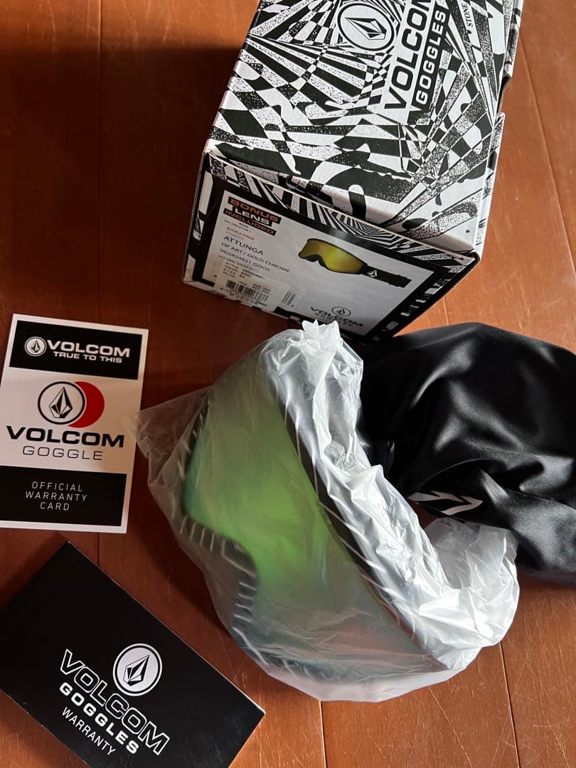 volcomボルコム　2024/25 ATTUNGA ゴールドクローム 未使用