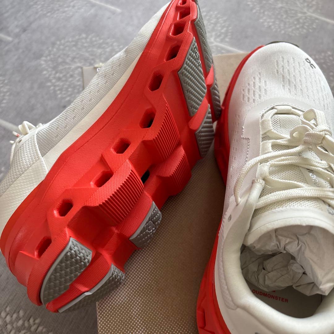 On Cloud monster スニーカーホワイト/レッド