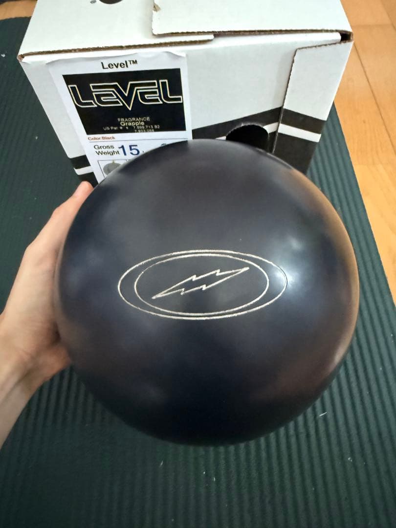 storm LEVEL ボウリングボール 15 lbs