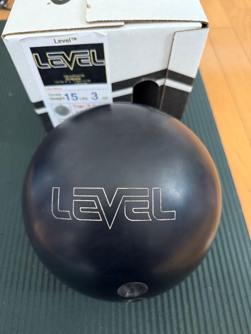 storm LEVEL ボウリングボール 15 lbs