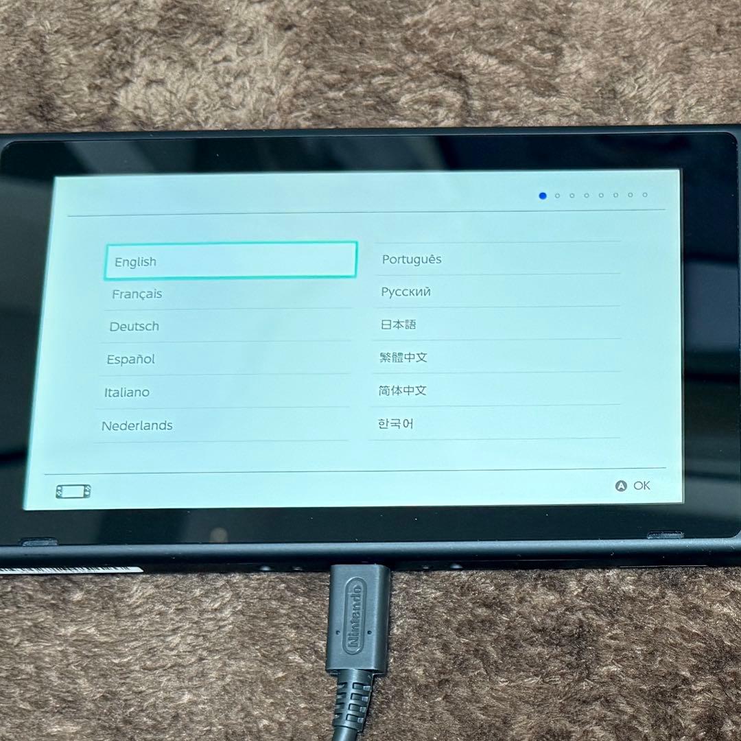 Nintendo Switch 本体 + Joy-Conコントローラー