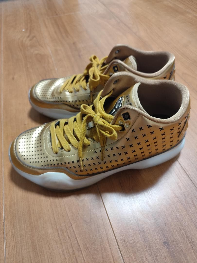 コービーX MID EXT ゴールド