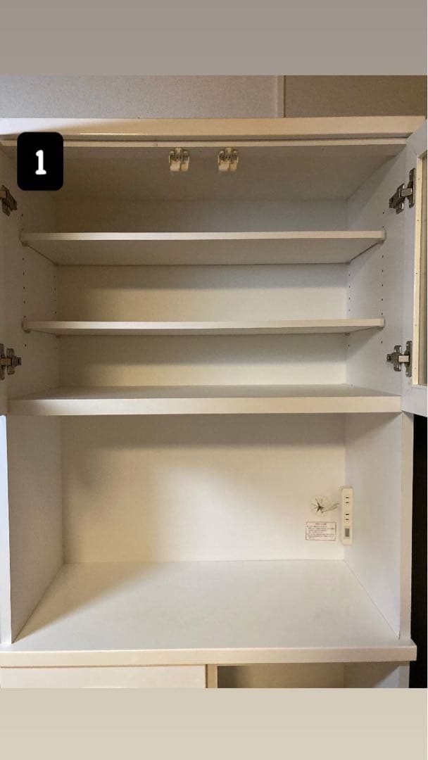 ニトリ　ホワイト食器棚 ガラス扉付き