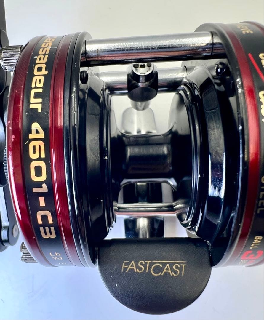 Abu Garcia 4601 C3 左巻き ワインカラー 020003