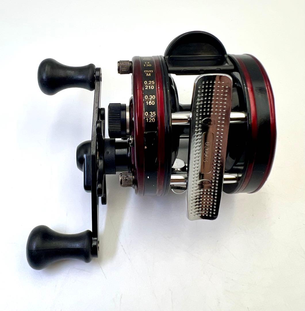 Abu Garcia 4601 C3 左巻き ワインカラー 020003