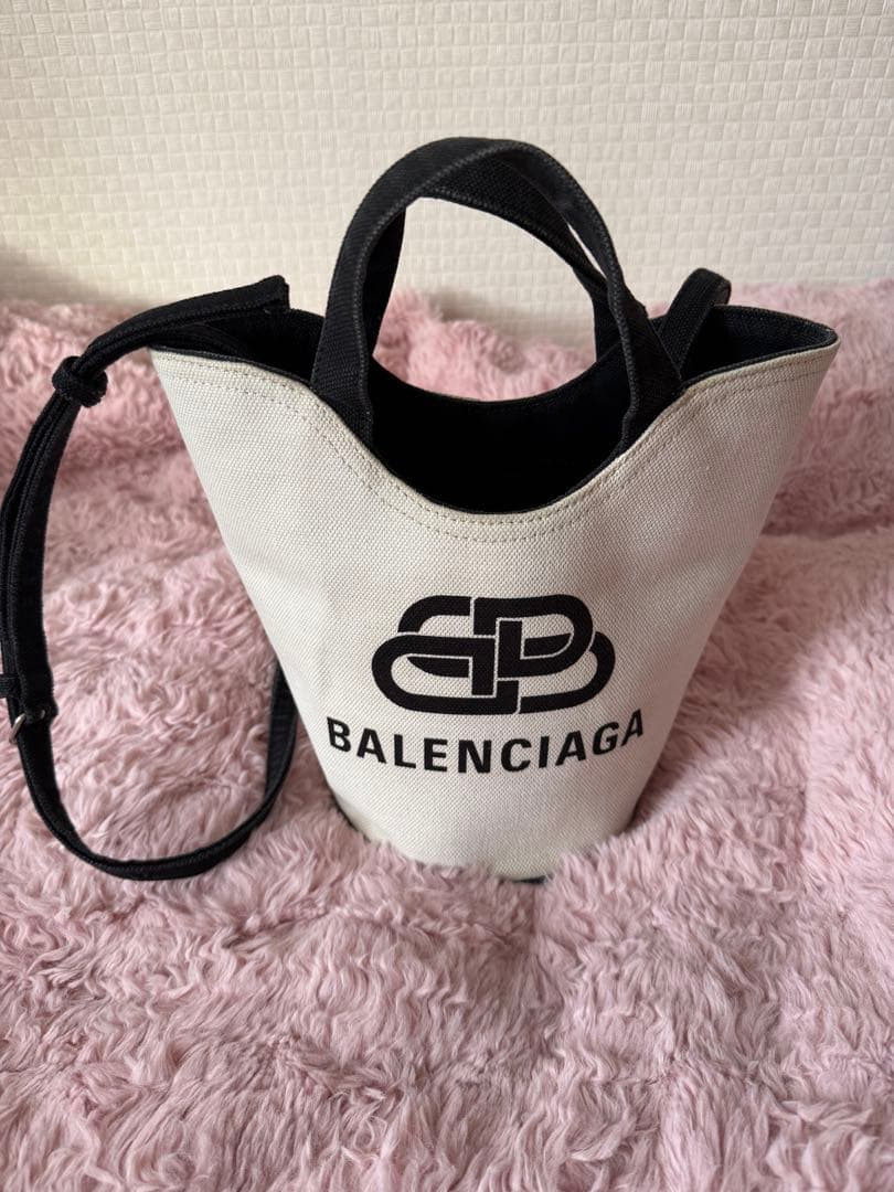 バレンシアガ バケットバッグ ウェーブショルダーバッグ