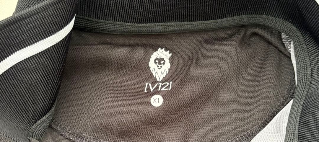 V12 ブラック/グレー ポロシャツ XL