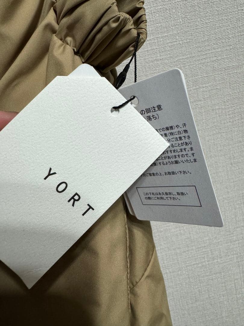 ヤマダヤ　CLOVE YORT ベージュ フード付き ダウンベスト　ダウン80