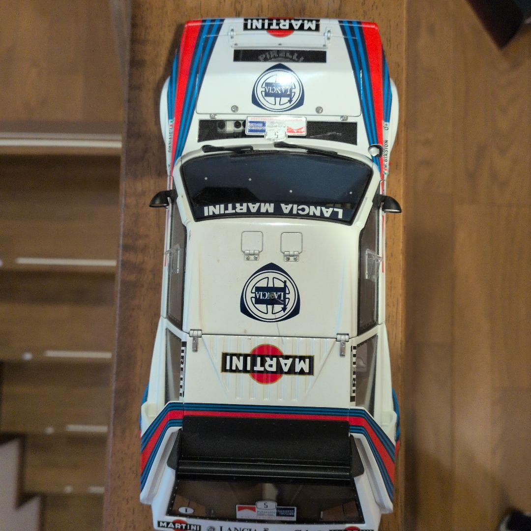 オートアート1/18　LANCIA DELTA S4 MARTINI 1986