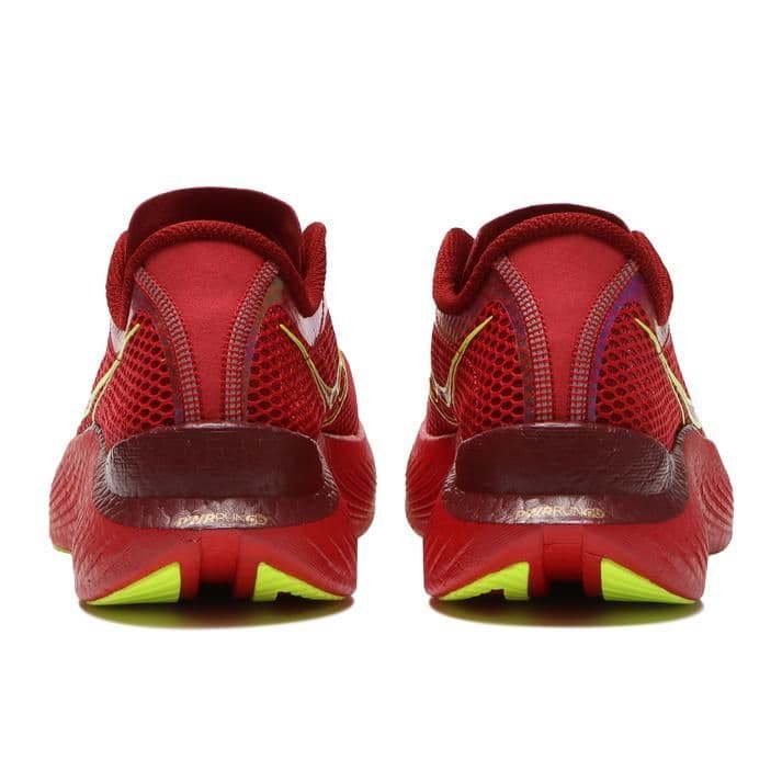 26.0cm エンドルフィン プロ３ サッカニー ENDORPHIN PRO3