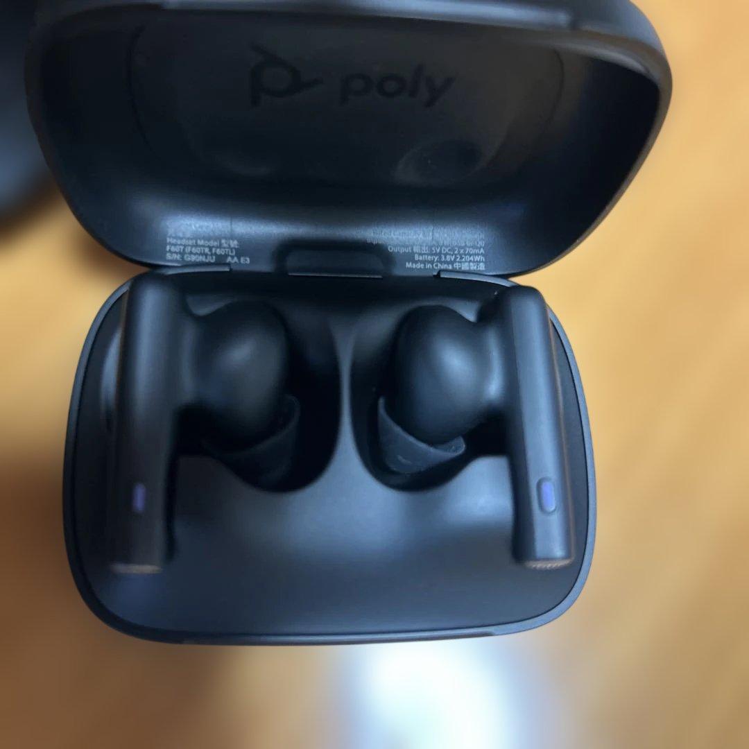 Poly Voyager Free 60 UC ワイヤレスイヤホン