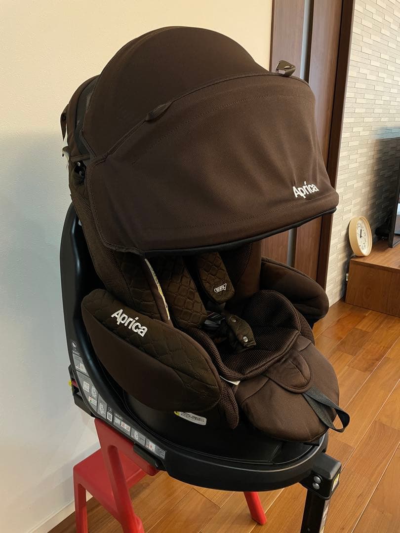 Aprica フラディアグロウ　ISOFIX DX インテリジェンスブラウン