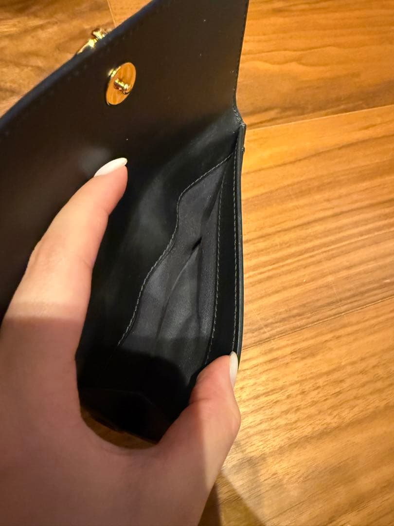 美品　FENDI ブラックレザー 二つ折り財布