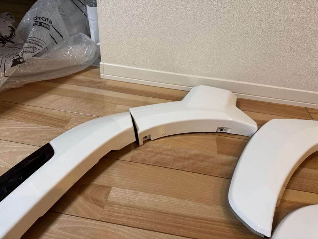 ハイラックスGRスポーツ　純正オーバーフェンダー