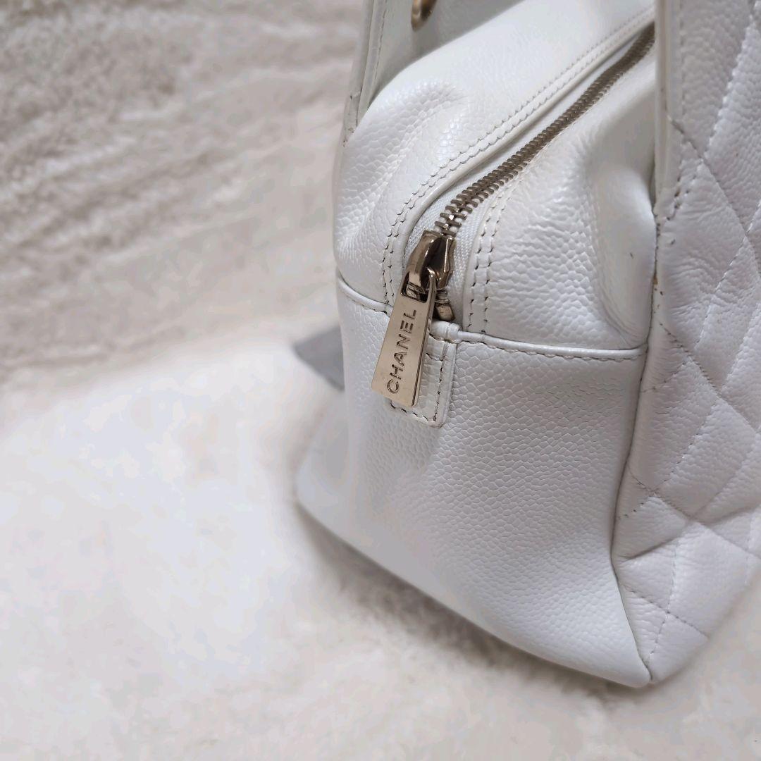 CHANEL キャビアスキン　ショルダーバッグ　チェーン　ホワイト　ココマーク